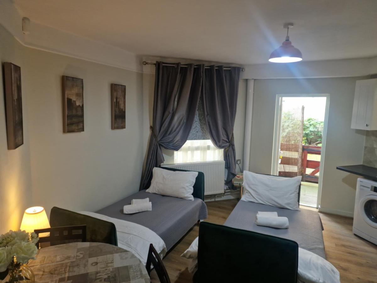 Gloucester Gardens Лондон Екстер'єр фото